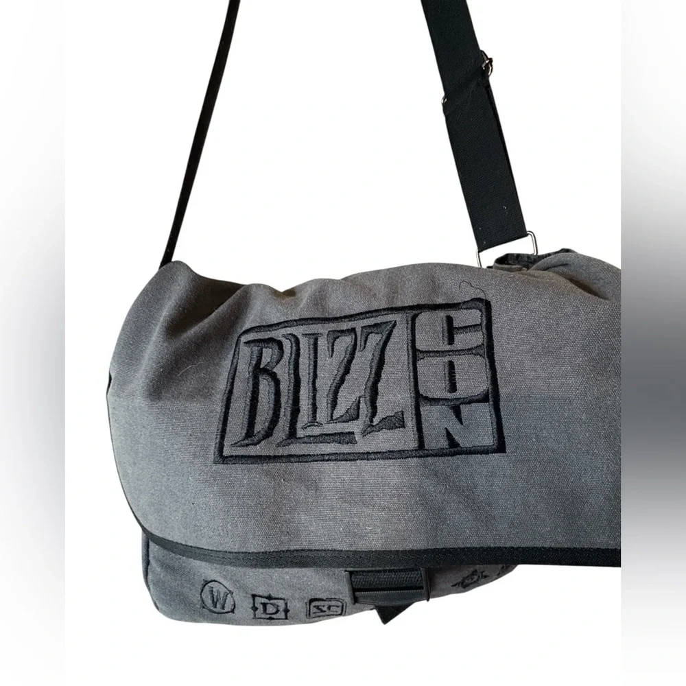 Official Blizzard Con Messenger Bag Gray with canvas shoulder or crossbody strap